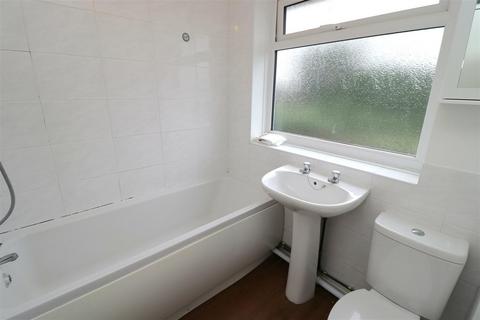 3 bedroom terraced house to rent, Aspen Close, Market Weighton