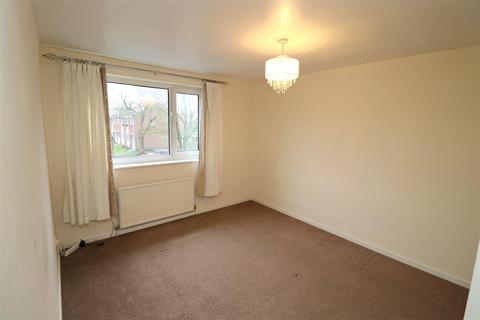 3 bedroom terraced house to rent, Aspen Close, Market Weighton