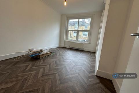 3 bedroom flat to rent, Helix Road, London, SW2