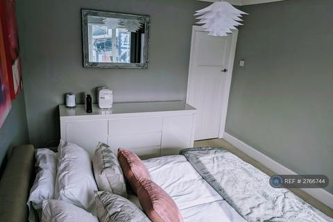 undefined, Clonmel Road, London, TW11
