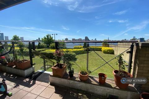 3 bedroom flat to rent, Ocean Wharf, London, E14