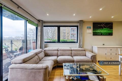 3 bedroom flat to rent, Ocean Wharf, London, E14