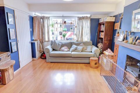 undefined, Redhatch Drive, Earley
