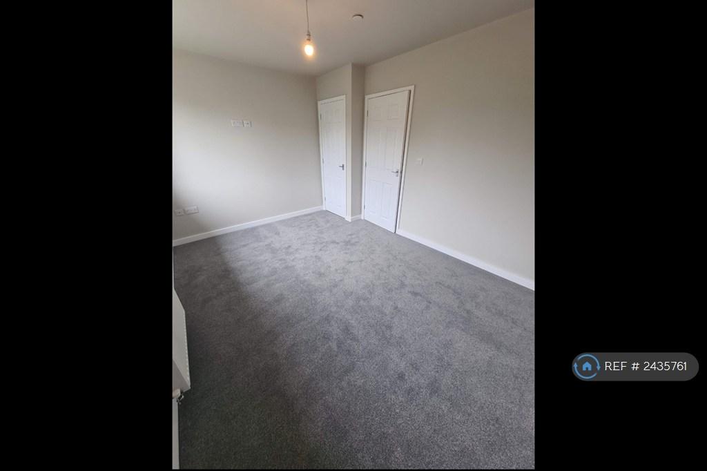 Bedroom 1 - Built In Wardrobe