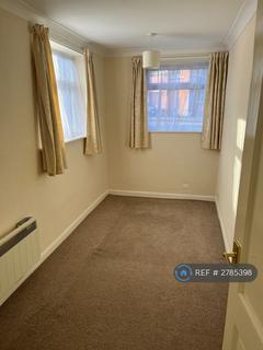 1 bedroom flat to rent, Laleham Road, Staines-Upon-Thames, TW18