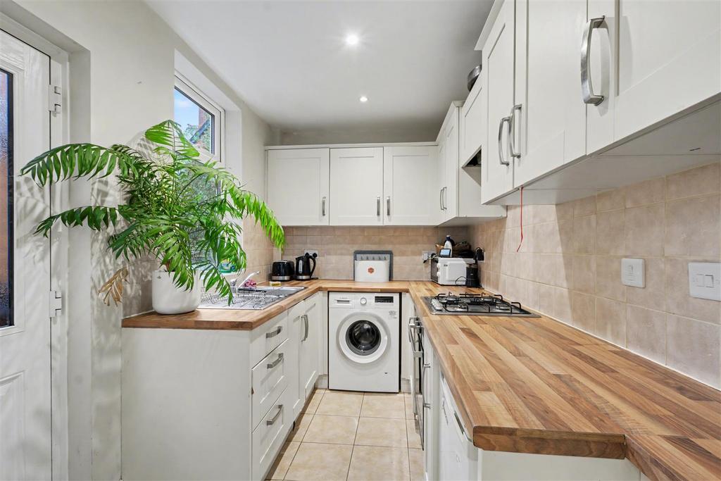 Kitchen 1.jpeg