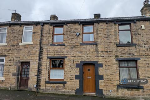 2 bedroom terraced house to rent, Armit Road, Oldham, OL3