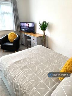 1 bedroom in a flat share to rent, Sundew Grove, Ramsgate, CT11