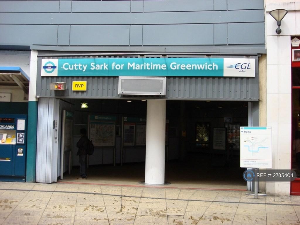 Few Mins Walk To Cutty Sark Dlr Station