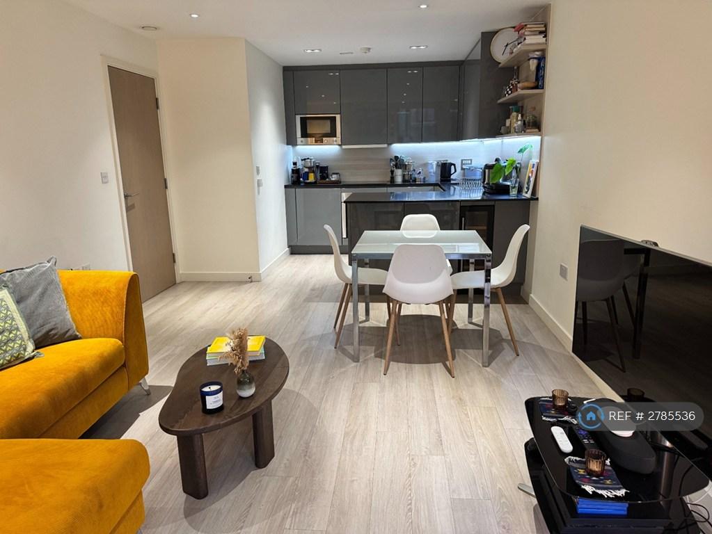 Open-Plan Kitchen / Living