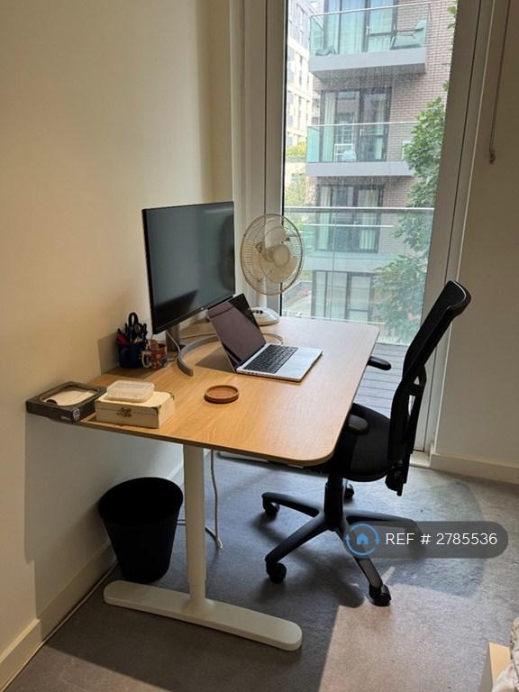 Bedroom - Desk Setup