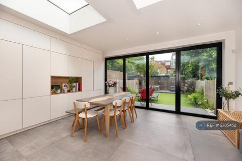 5 bedroom terraced house to rent, Chatsworth Avenue, London, SW20