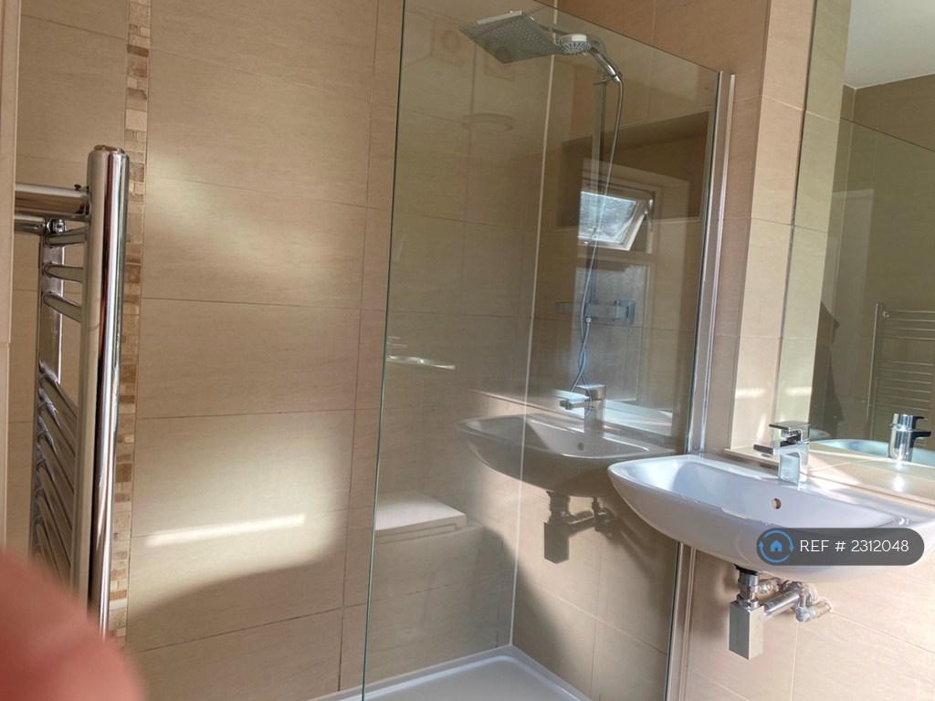 En Suite Bathroom