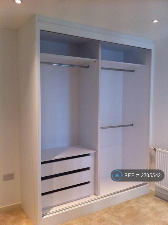 Fitted Wardrobes With Full Length Mirrors