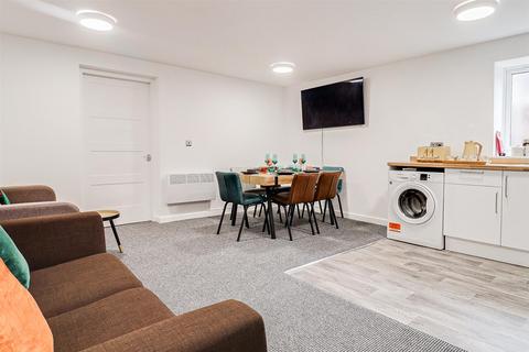 3 bedroom apartment to rent, Stanley Street, Southport PR9