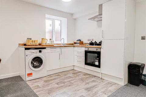 3 bedroom apartment to rent, Stanley Street, Southport PR9