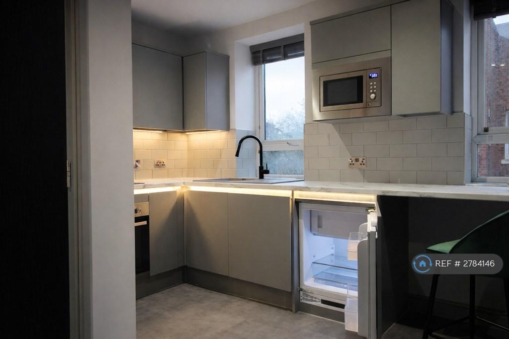 In-Built Fridge/Freezer