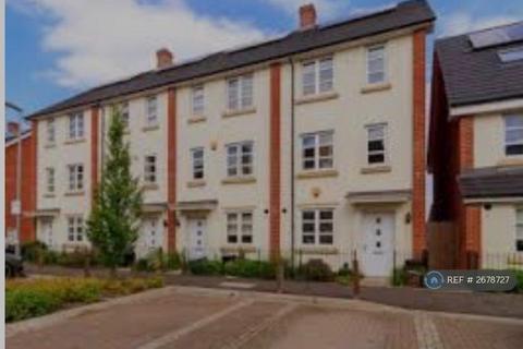 1 bedroom in a house share to rent, Cotton Close, Colliers Wood/Wimbledon, CR4