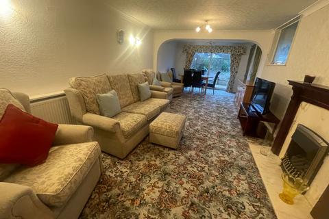 2 bedroom bungalow for sale, Hurst Drive, Stretton, Burton-on-Trent, DE13