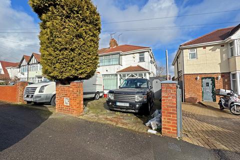 undefined, Belmore Avenue, Hayes, Greater London, UB4