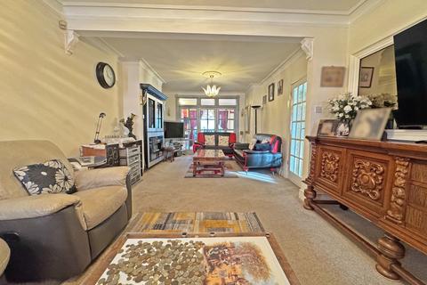 undefined, Belmore Avenue, Hayes, Greater London, UB4