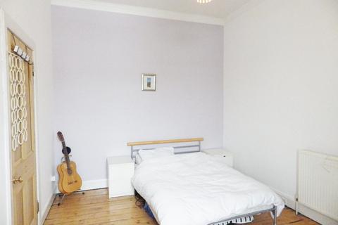 1 bedroom flat to rent, Lochrin Place EH3