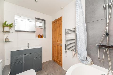 3 bedroom semi-detached house for sale, Blake Crescent, Guiseley LS20