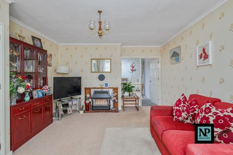 3 bedroom terraced house for sale, Castle Close, Tamworth, B77