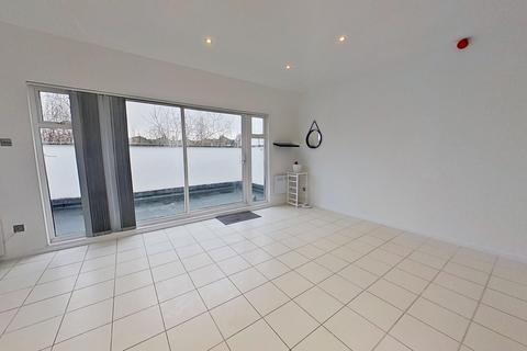 3 bedroom flat to rent, Boundary Road, London NW8