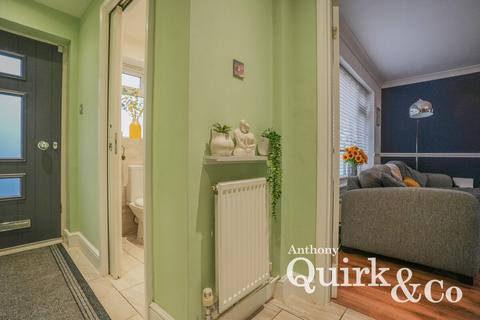 3 bedroom end of terrace house for sale, Hilton Road, Canvey Island, SS8