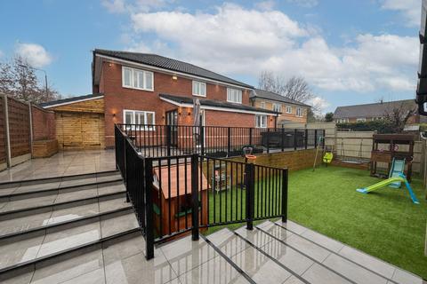 4 bedroom detached house for sale, Broomhill Avenue, Worksop S81