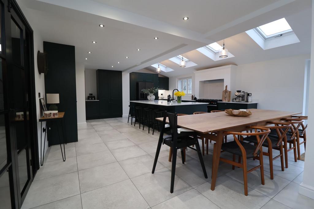 Kitchen/Dining Room