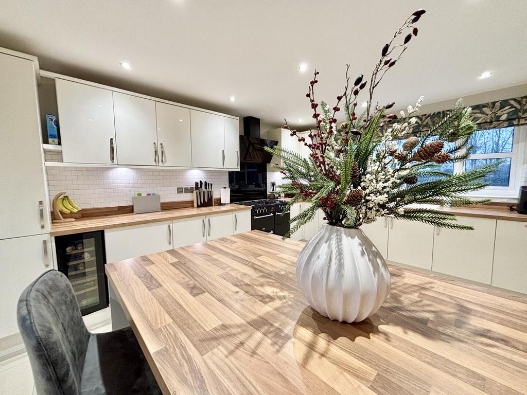 Kitchen/Breakfast Room