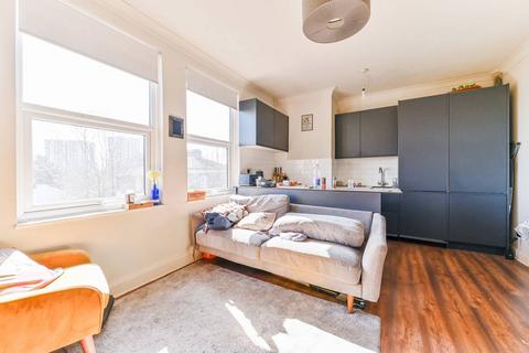 2 bedroom flat for sale, Penge Road, South Norwood, London, SE25