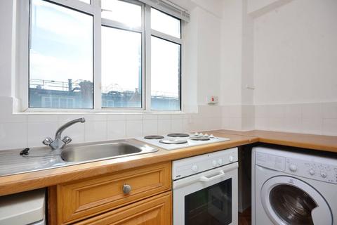 Studio to rent, Euston Road, Fitzrovia, London, NW1