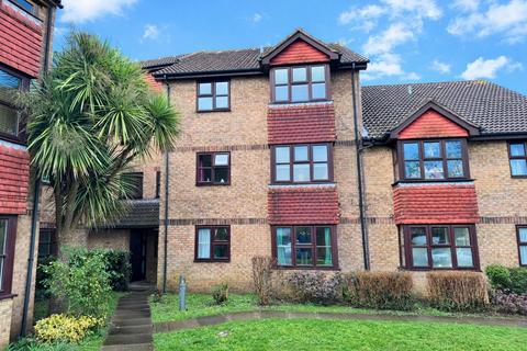 1 bedroom apartment for sale, Newport Road, Aldershot GU12