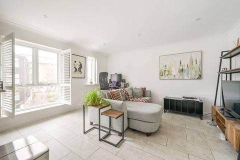 2 bedroom flat to rent, Wesley Avenue, Royal Docks, London, E16