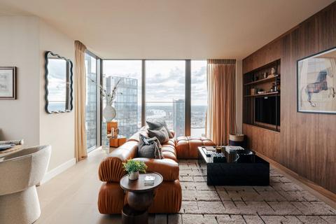 2 bedroom flat for sale, South Quay Plaza, Canary Wharf E14