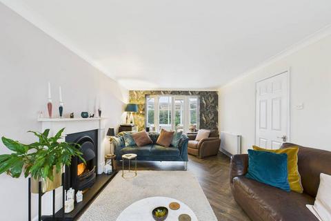 6 bedroom detached house for sale, Hayward Close, Walkington, HU17 8YB