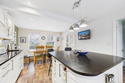 6 bedroom detached house for sale, Hayward Close, Walkington, HU17 8YB
