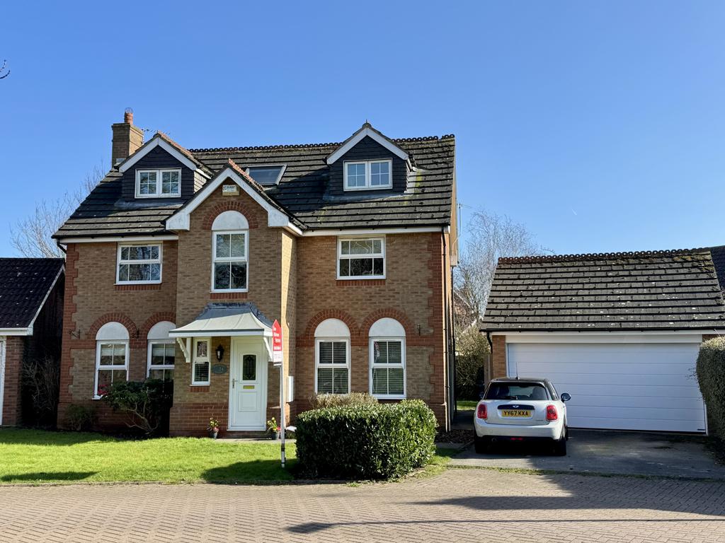 5 Bedroom House - detached for Sale