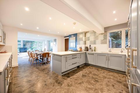 undefined, Remenham Hill, Remenham, Henley-on-Thames, Berkshire, RG9