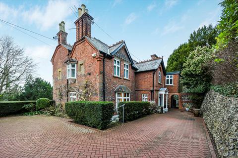 undefined, Remenham Hill, Remenham, Henley-on-Thames, Berkshire, RG9