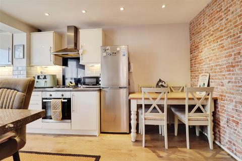 3 bedroom semi-detached house for sale, Cardington Close