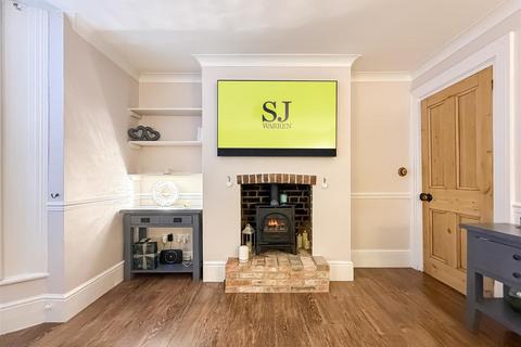 3 bedroom semi-detached house for sale, Western Road, Burnham-On-Crouch