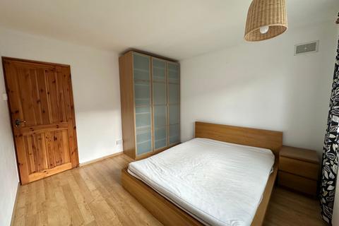 undefined, London SE2