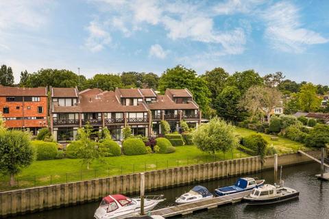 Mallard Place, Strawberry Hill TW1