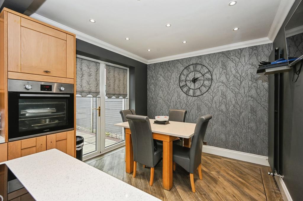 Kitchen/Dining