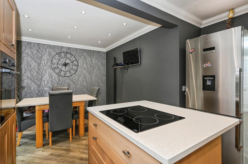 Kitchen/Dining