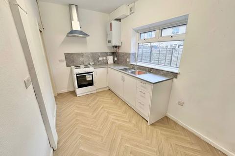 3 bedroom terraced house to rent, Goodacre Road, Liverpool, L9